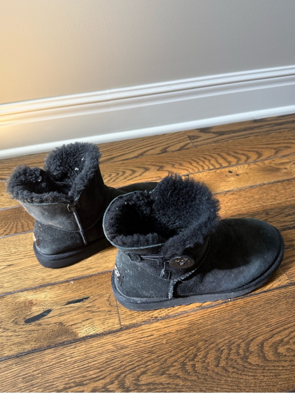 Ugg Mini Bailey Button Shearling Boots